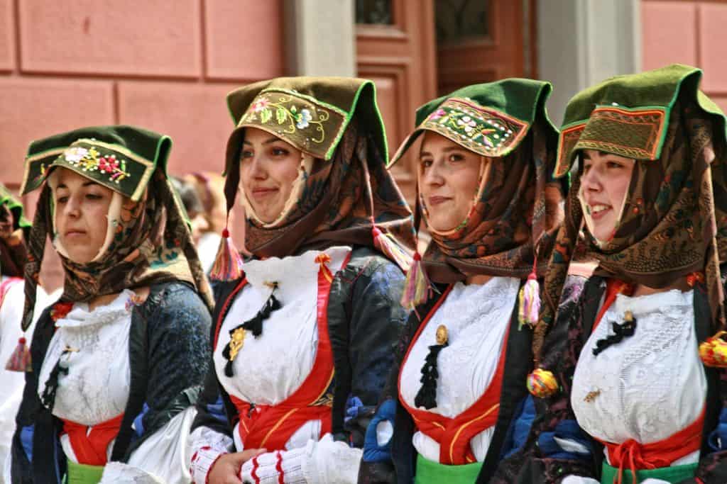 sardinia traditional costumes